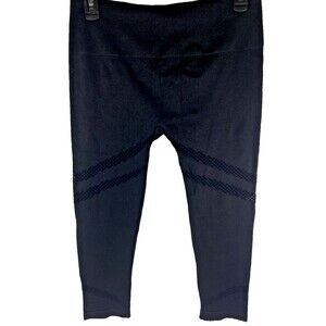 Electric Yoga Women's Medium Black Capri Leggings Stretch Mesh On Thighs‎ NWT
